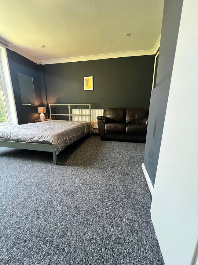 Bright Large Double Room for 1 Person Main Photo