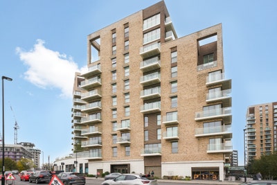 Stunning one bed in Kidbrooke with balcony , Gym  Main Photo
