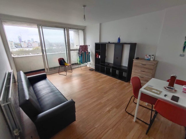 Beautiful balcony & river view in Canary|bills inc Main Photo