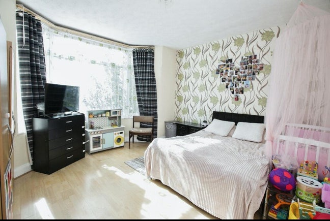 Amazing double room for rent Near East Ham  Main Photo