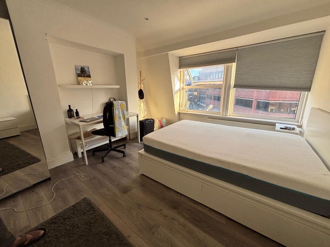Cosy Flat Near Westfield! Amazing Location Main Photo