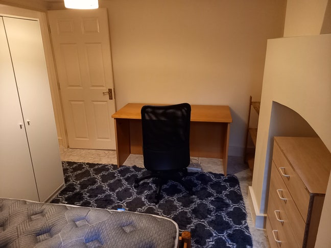 N4 - Fully Furnished, All-Inclusive Double Room Main Photo