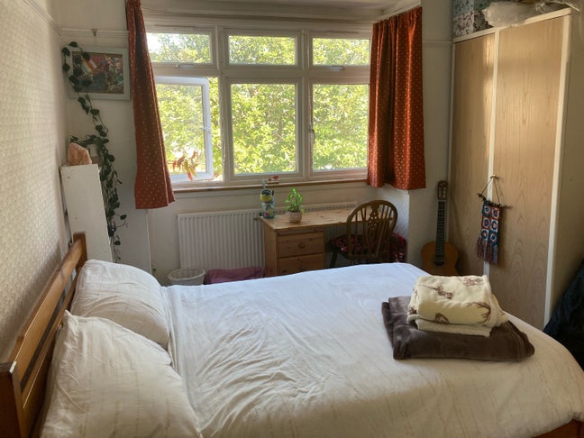 Large double room near Tooting Bec Main Photo