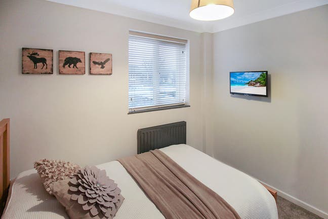 1 x Double Rooms - Furnace Green - Crawley Main Photo