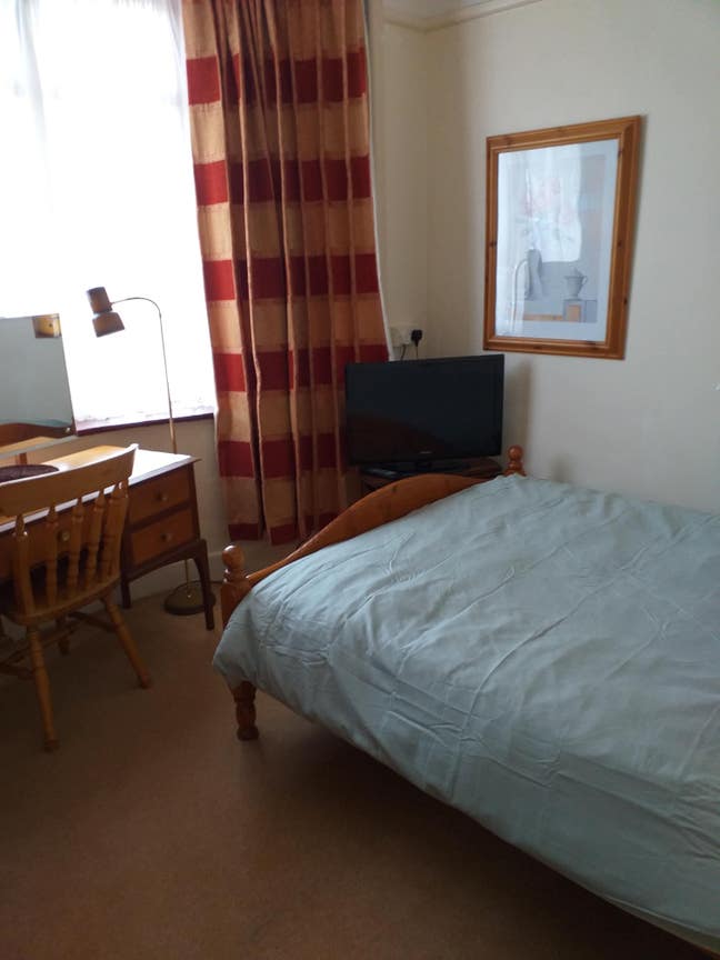  Good size Salisbury  Double room (no bills) Main Photo