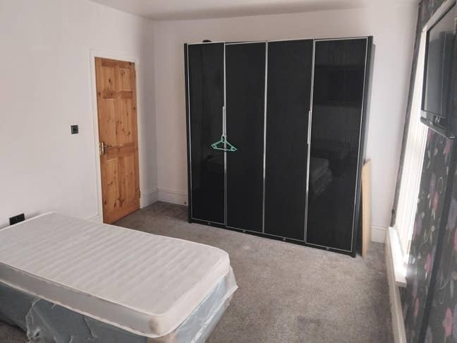 Two great rooms for rent  Main Photo