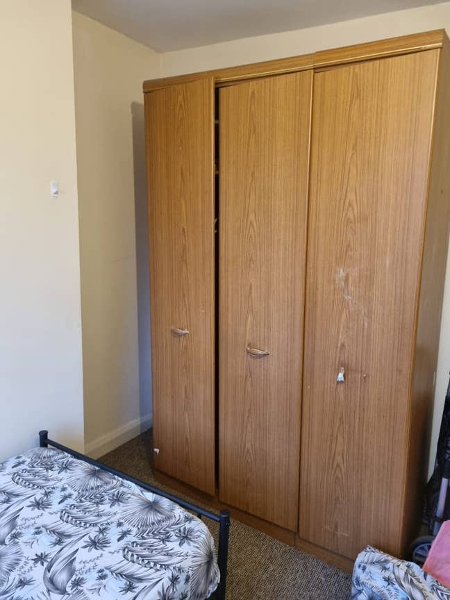 One double bedroom available only for females Main Photo