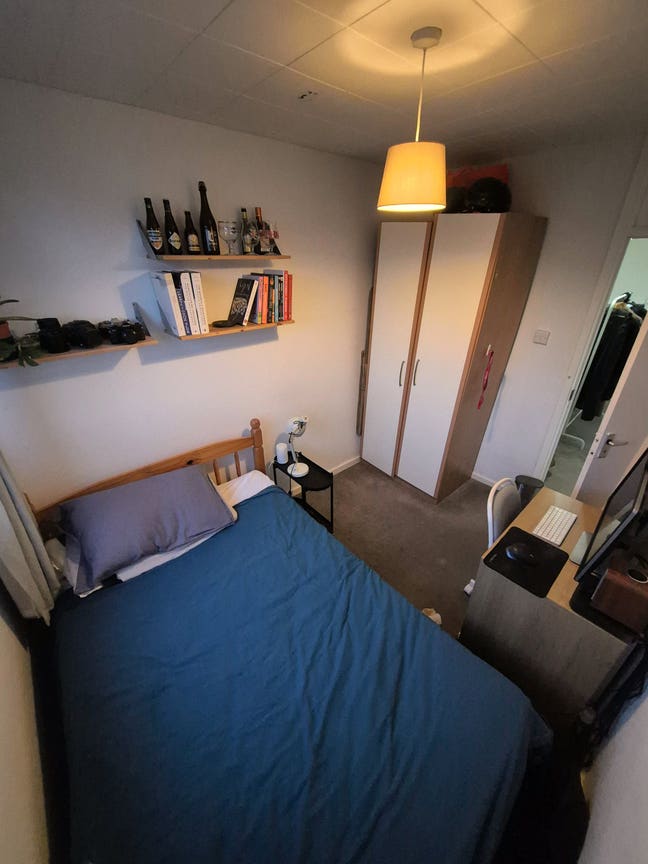 Double room near Battersea park in a calm flat Main Photo