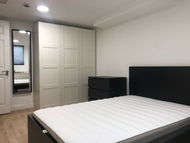 Beautiful Double Bedrooms in Amazing House  Main Photo