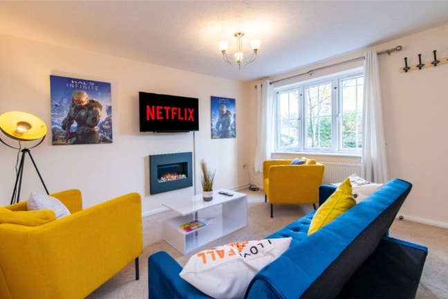 Pet Friendly 3 Bedroom Apartment w/Garden in Derby Main Photo