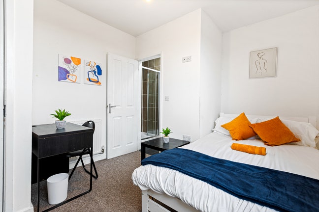 Luxury Ensuite Rooms - No Deposit!! Act Fast!! Main Photo