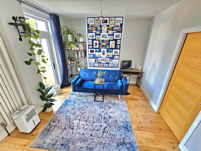 Bright & Peaceful Seaside Home – Ideal for Female  Main Photo