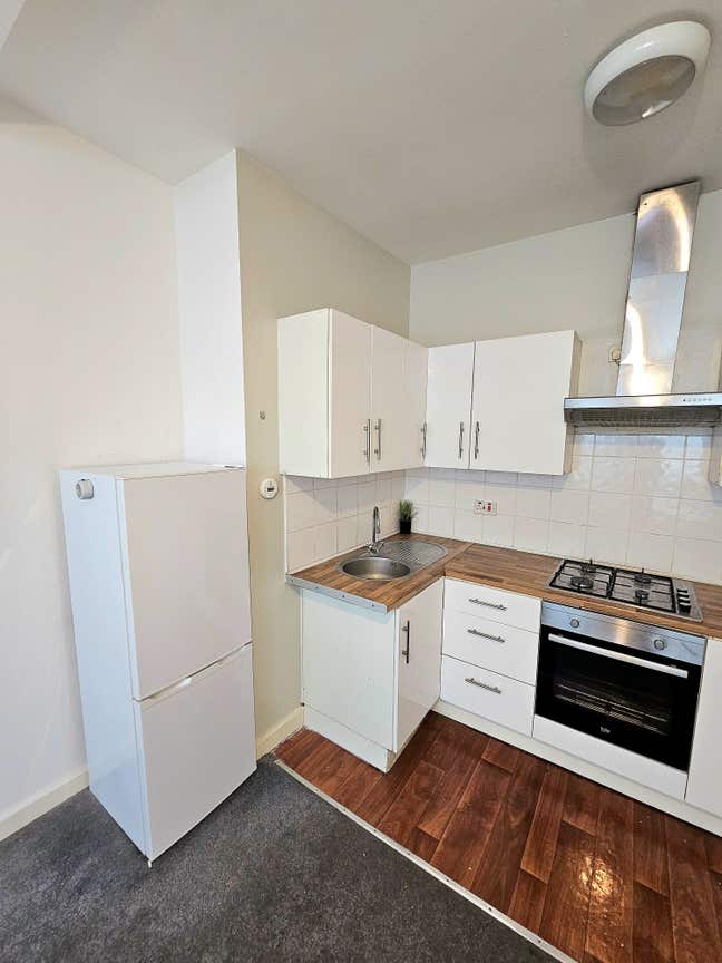 💚💙New Property *Bow/Mile End💙💚Empty Now Main Photo