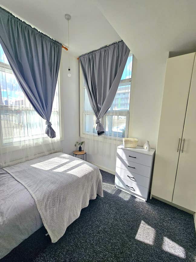 💚💙New Property *Bow/Mile End💙💚Empty Now Main Photo