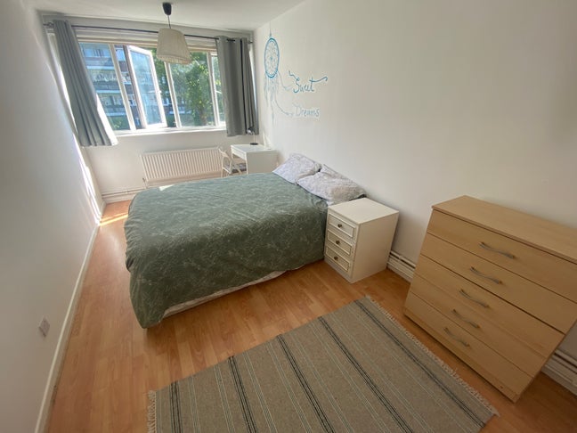 Flat W/Living Room! Single & Double Available ! Main Photo