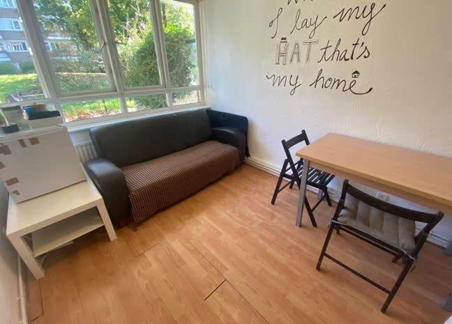 Flat W/Living Room! Single & Double Available ! Main Photo