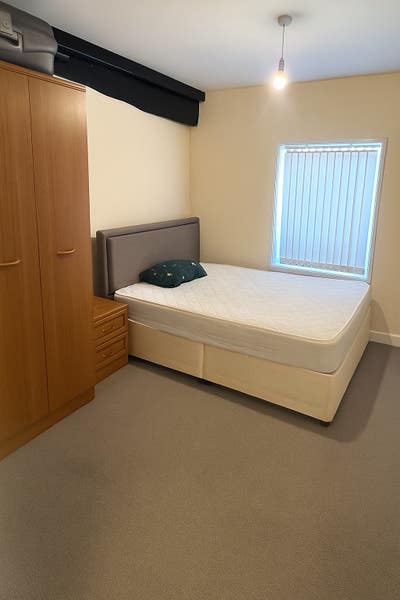 A Fully furnished double room to rent in melksham  Main Photo