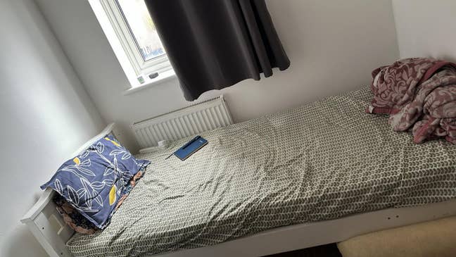 Room is available to rent  Main Photo