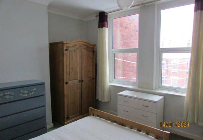 1 Bed Flat on Roundhay Road Main Photo