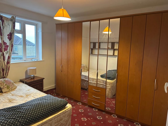 3 double room rent  Main Photo