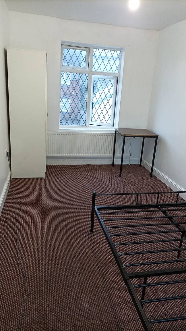 Newly Refurbished Double Room, DY2 Main Photo