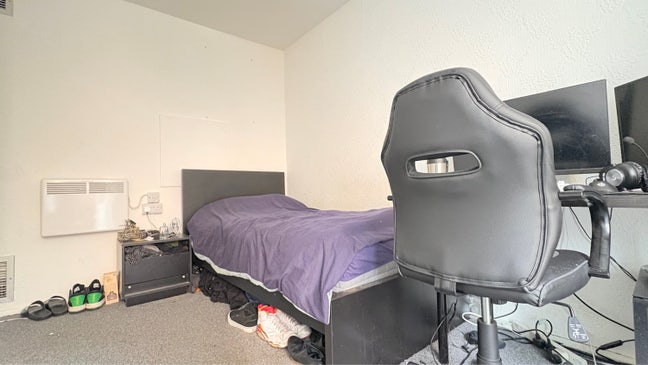 Well Furnished Dbl!  GR8 Location! Worth Viewing! Main Photo