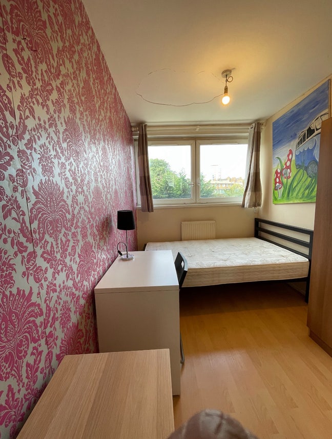 1 fantastic double room in Limehouse Main Photo