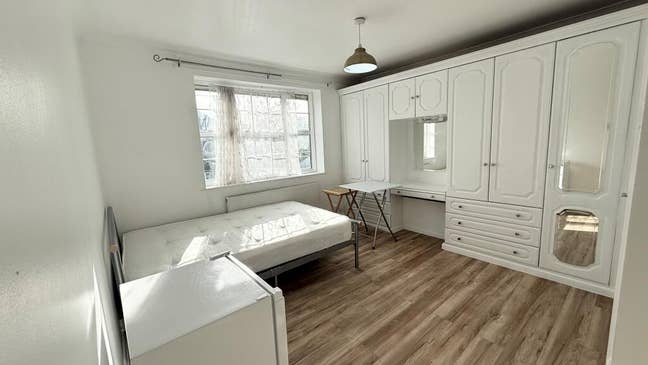 Quality Rooms Near Station & Hospital UB3  Main Photo