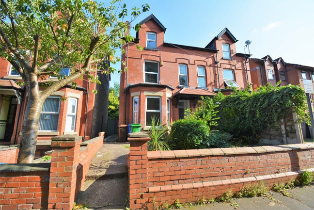 Victoria Semi detached house Main Photo