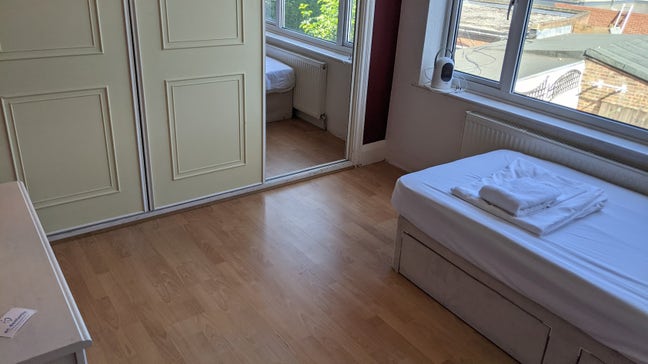 Lovely room with Billls £650 Main Photo
