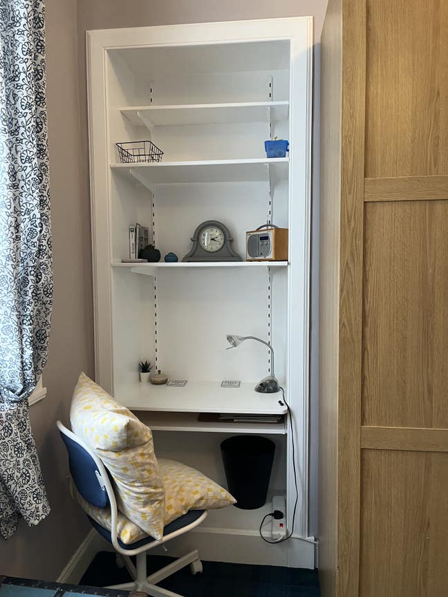 Room for rent in family home  Main Photo