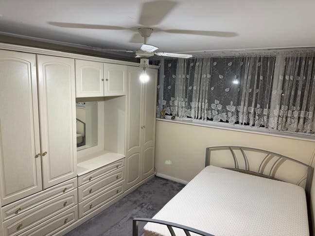 Spacious & Cosy Double Rooms for Rent AT TW16 7QY Main Photo