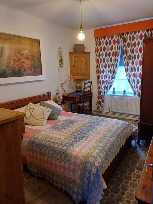 Double room completely furniture in a beautifull f Main Photo