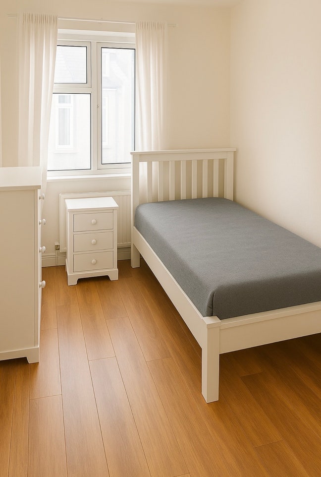 Single Room  £450 per Month  (No Despot Needed )   Main Photo