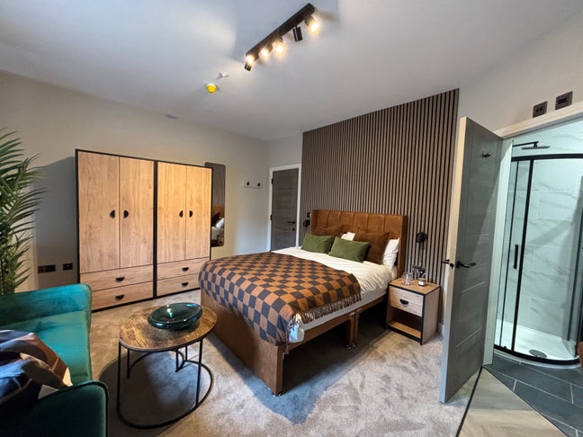 Stunning Spacious Studio Rooms Available Now Main Photo