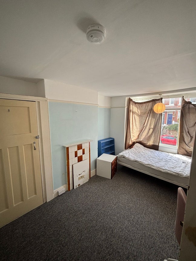 Bedroom in hollingdean Main Photo