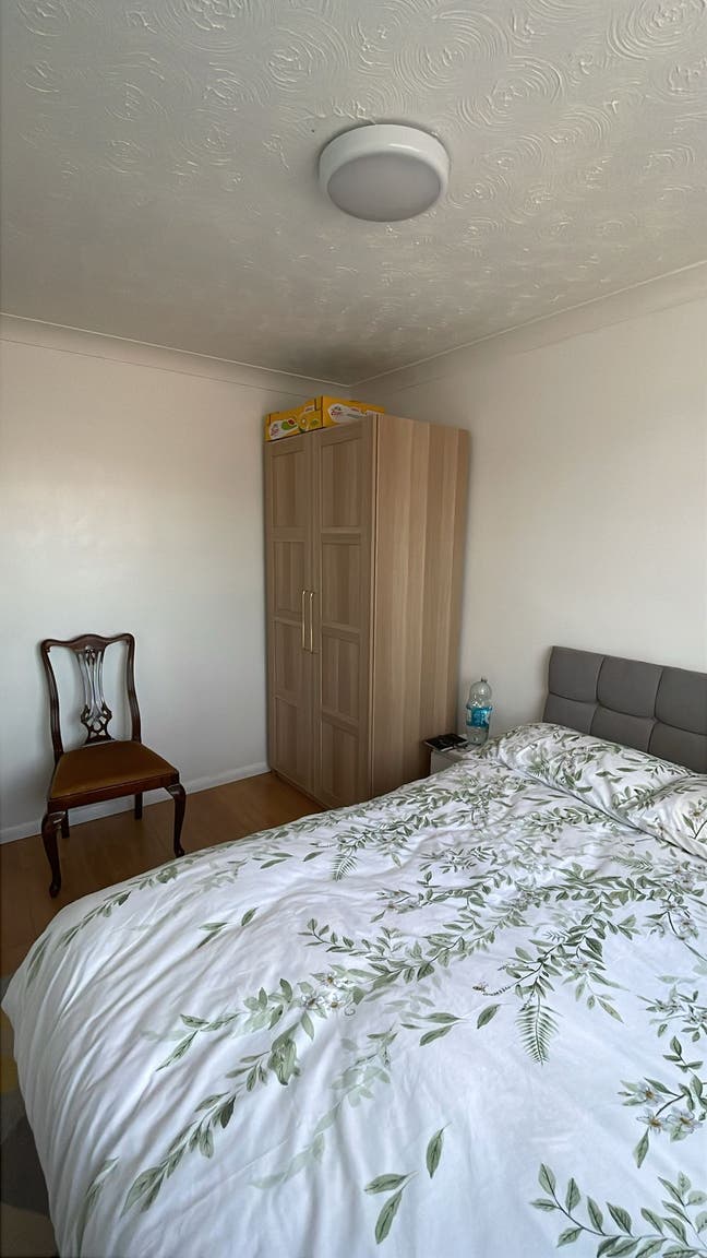 Double Room in 3-Bedroom House –LU3 Main Photo