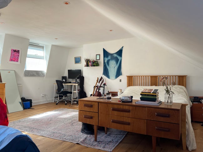 Spacious Ensuite Room in Holloway Flatshare✨ Main Photo