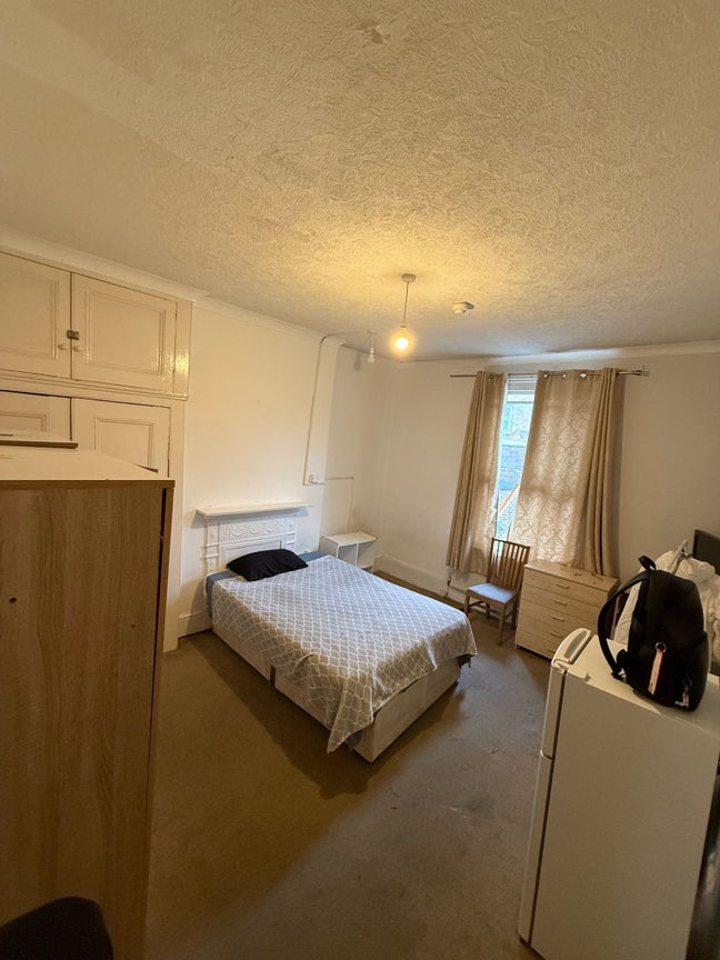 🛏️  Double Room to Let-  Kilburn Park Main Photo
