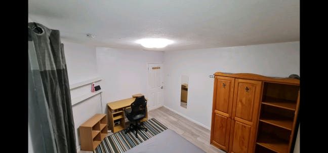 💫Large Newly Decorated Room, Well Kept Flat💕 Main Photo