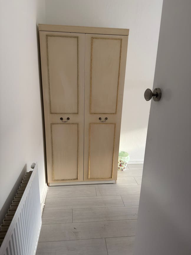 Double Bedroom  Main Photo