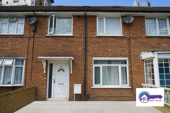 2 Double Room Available Now In Crossharbour E14 Main Photo