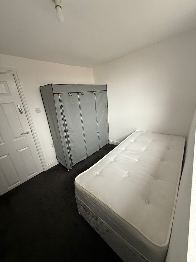 Single Cheap Room LS12 Main Photo