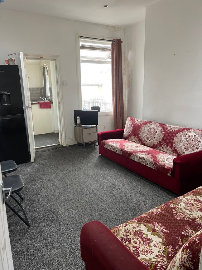 Lovely Room Available in LS9 Main Photo