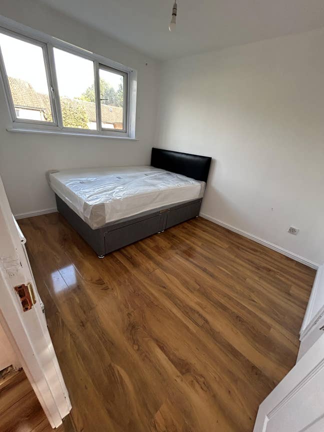 Spacious King Size Room - £750 - Close to City  Main Photo