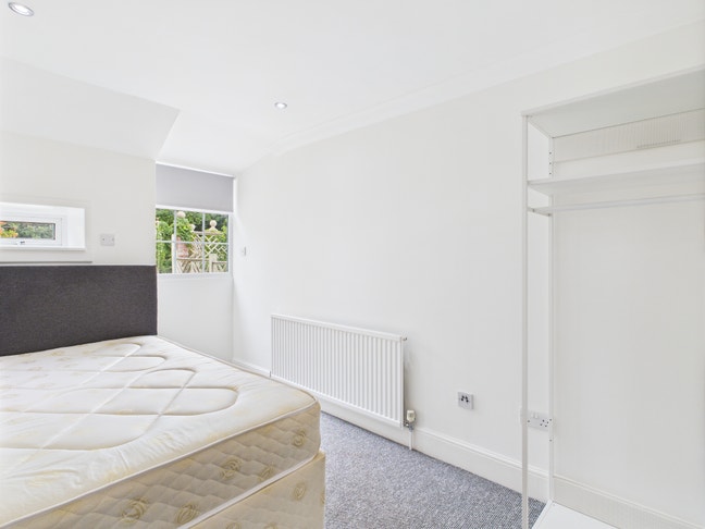 Professional House Share Main Photo
