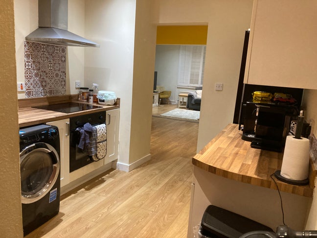 Two double bedrooms available (one with en-suite) Main Photo