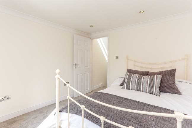 West Ealing Double Bedrooms Main Photo