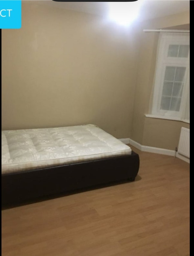 Double room to let  Main Photo