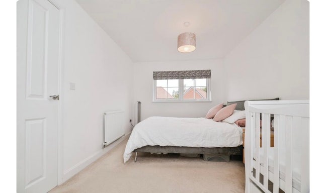  room to rent fully furnished  Main Photo